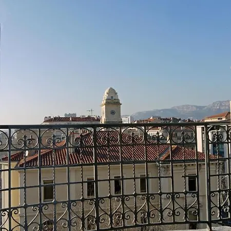 ニューホテル アミロテ 3* ツーロン