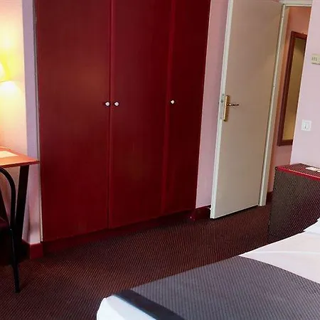 ニューホテル アミロテ 3*