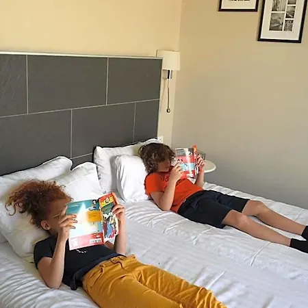 Hotel Amirauté 3*
