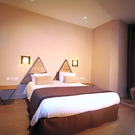 Amirauté Hotel