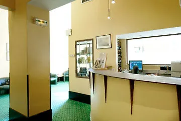Hotel Amirauté 3*