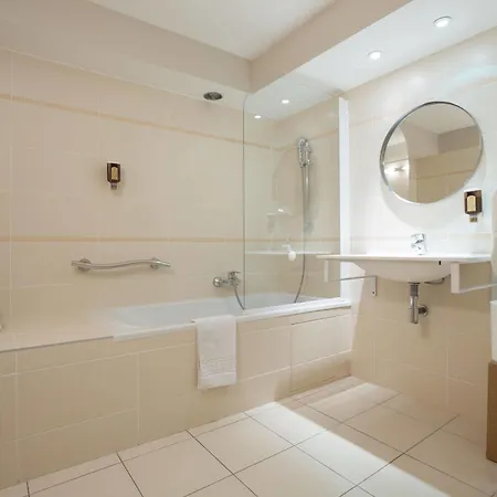 Hotel Amirauté 3*