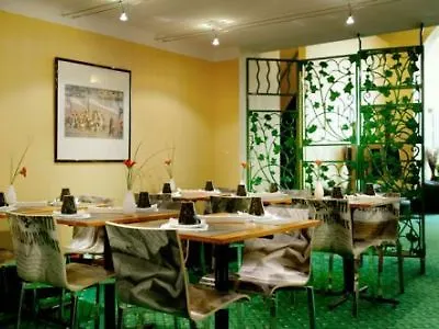 Amirauté Hotel