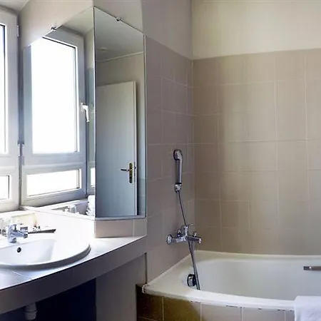 Hotel Amirauté 3*